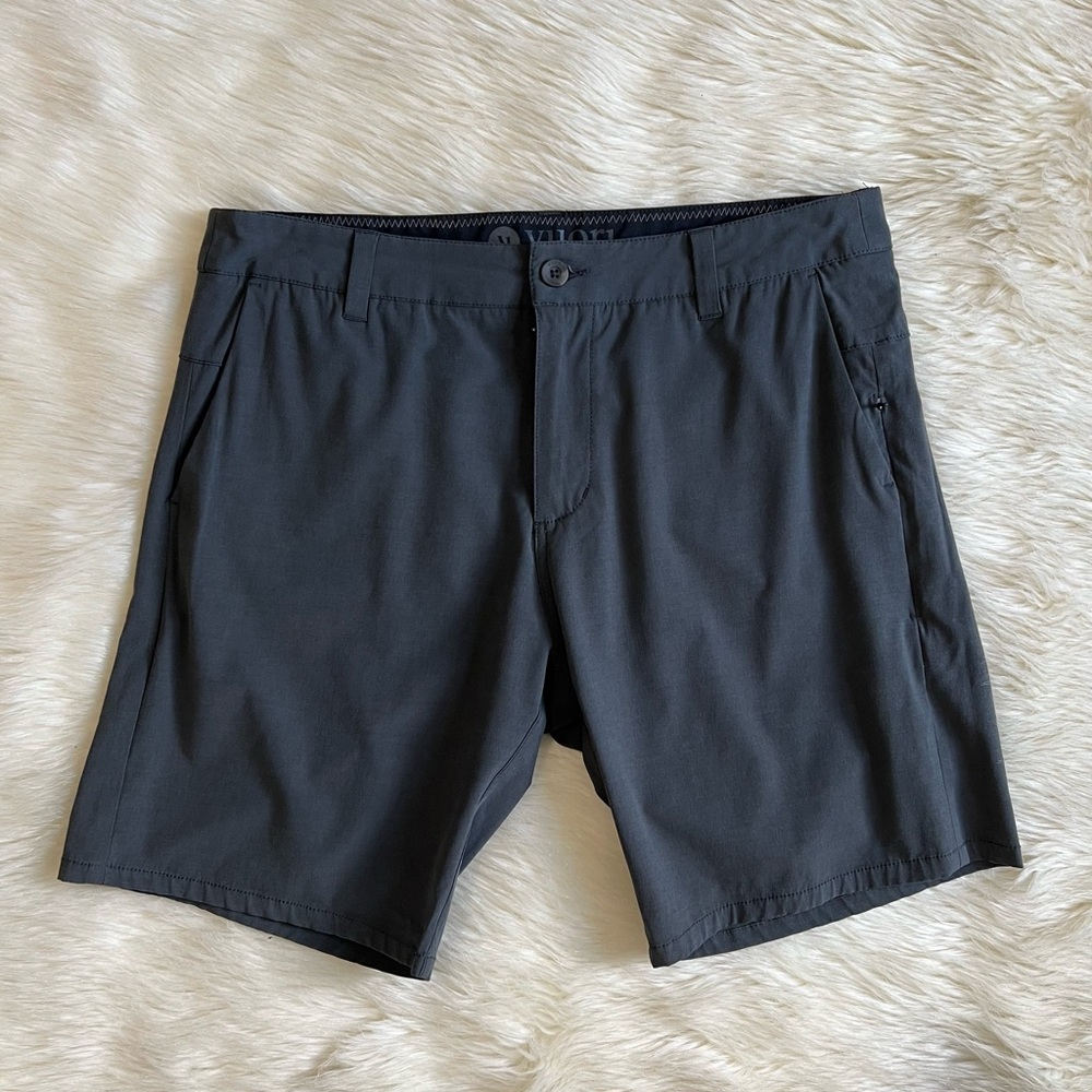 Vuori Pebble Shorts Mens Gray Sz 33